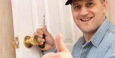 Logan Locksmith Shop Evanston, IL 847-915-3684 - locksmith-services